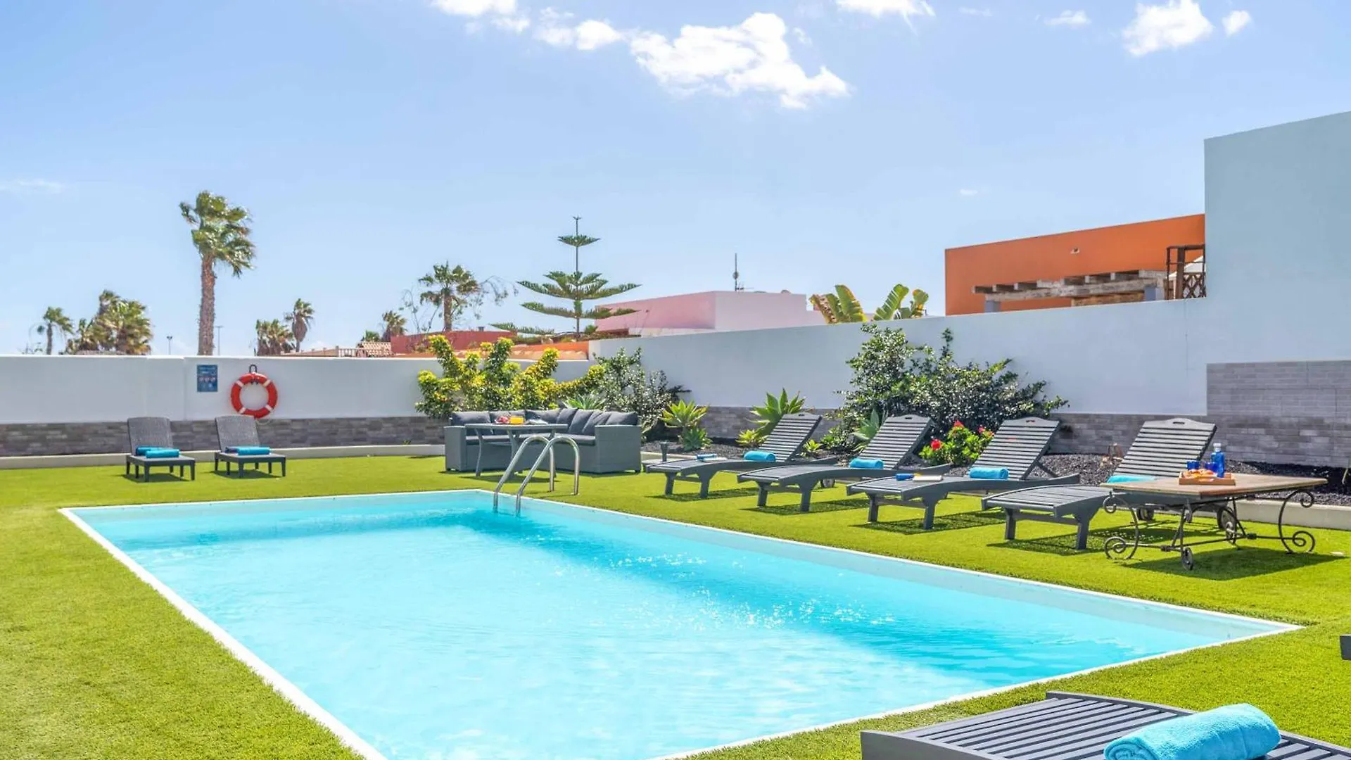 Villa Max Antigua  Spain